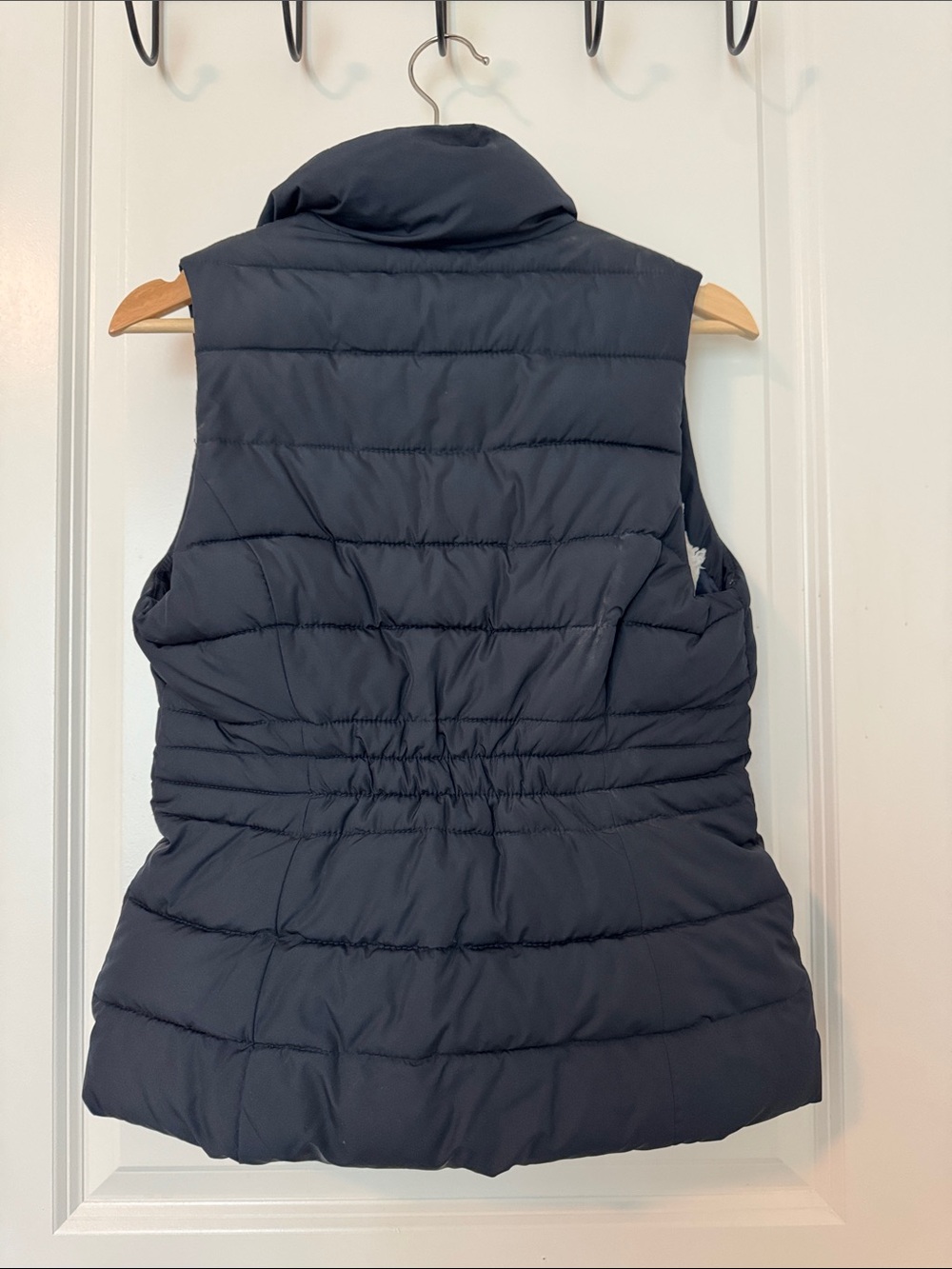 Hollister Navy Blue Quilted Puffer Vest with Cream Sherpa XS - Picture 3 of 4